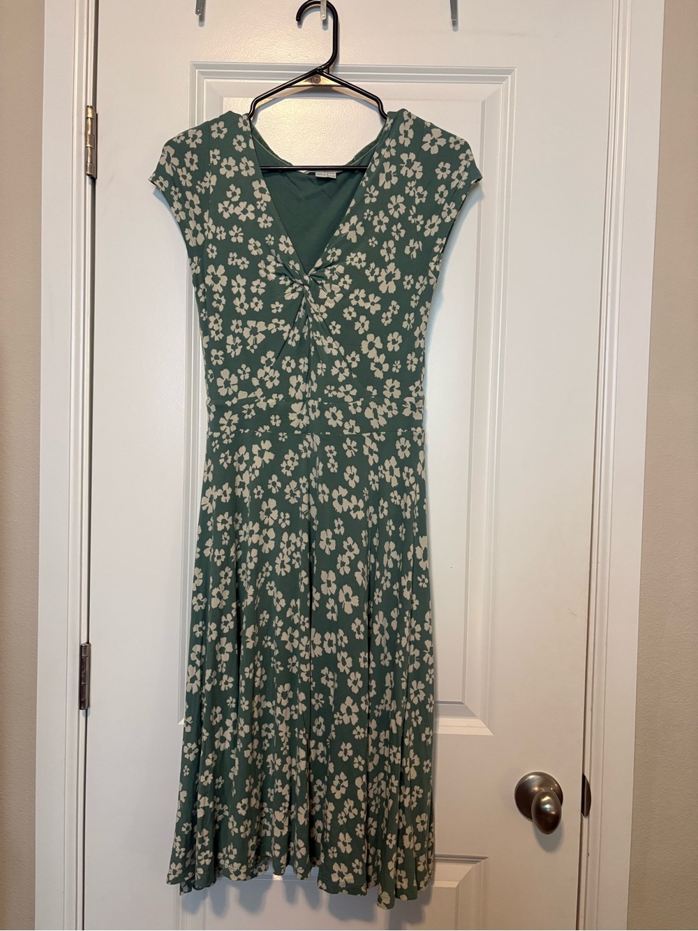 Boden Green Floral Twist-Front Midi Dress